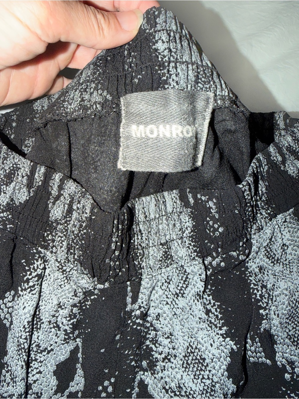 Monrow Black & Light Gray Printed Jogger pants Small from Revolve